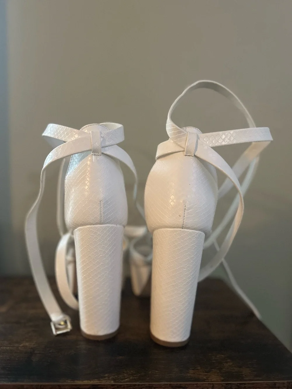 Shoe Dazzle elegant white